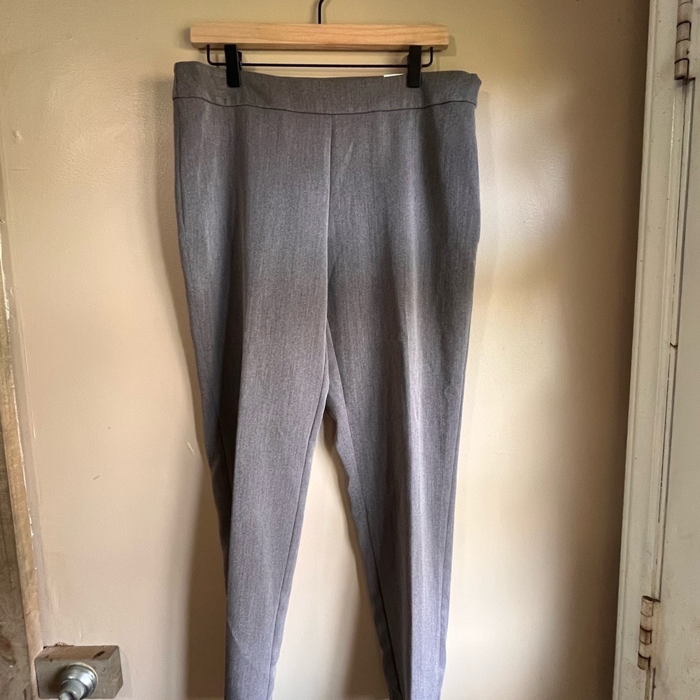 Ellen Tracy Mid Rise Ankle Pants